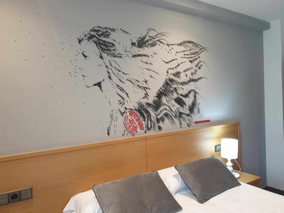 Hotel Arts - Gasteiz Centro Витория Экстерьер фото