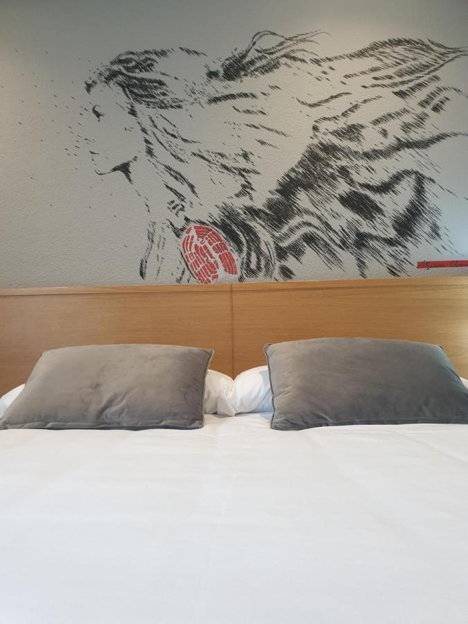 Hotel Arts - Gasteiz Centro Витория Экстерьер фото